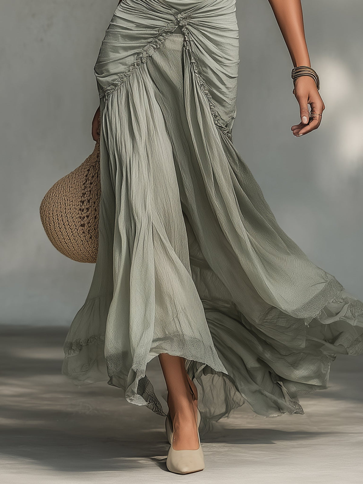 Vestito lungo grigio in tessuto elasticizzato e chiffon