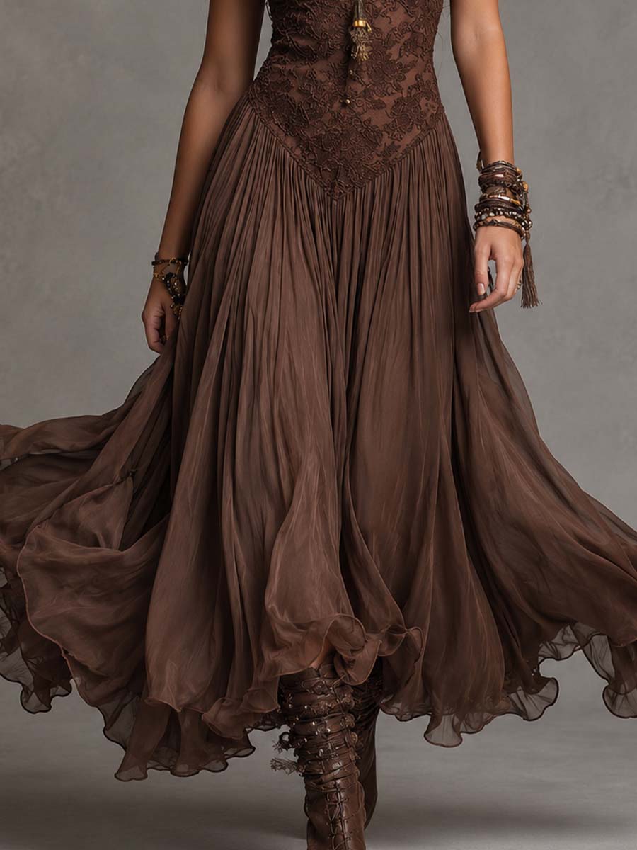 Abito lungo in chiffon con inserti in pizzo, marrone scuro