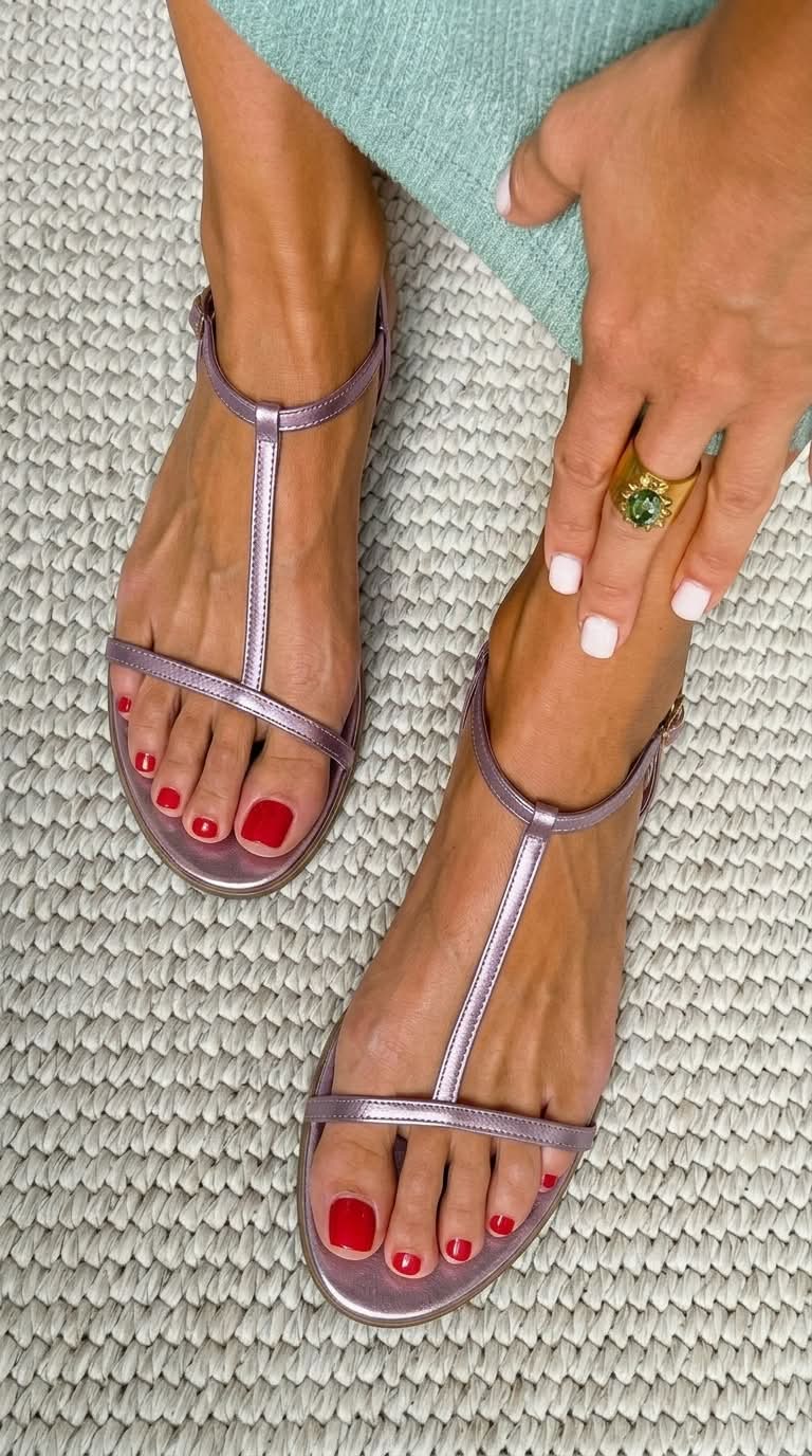 Eloise – Sandalias doradas de primavera