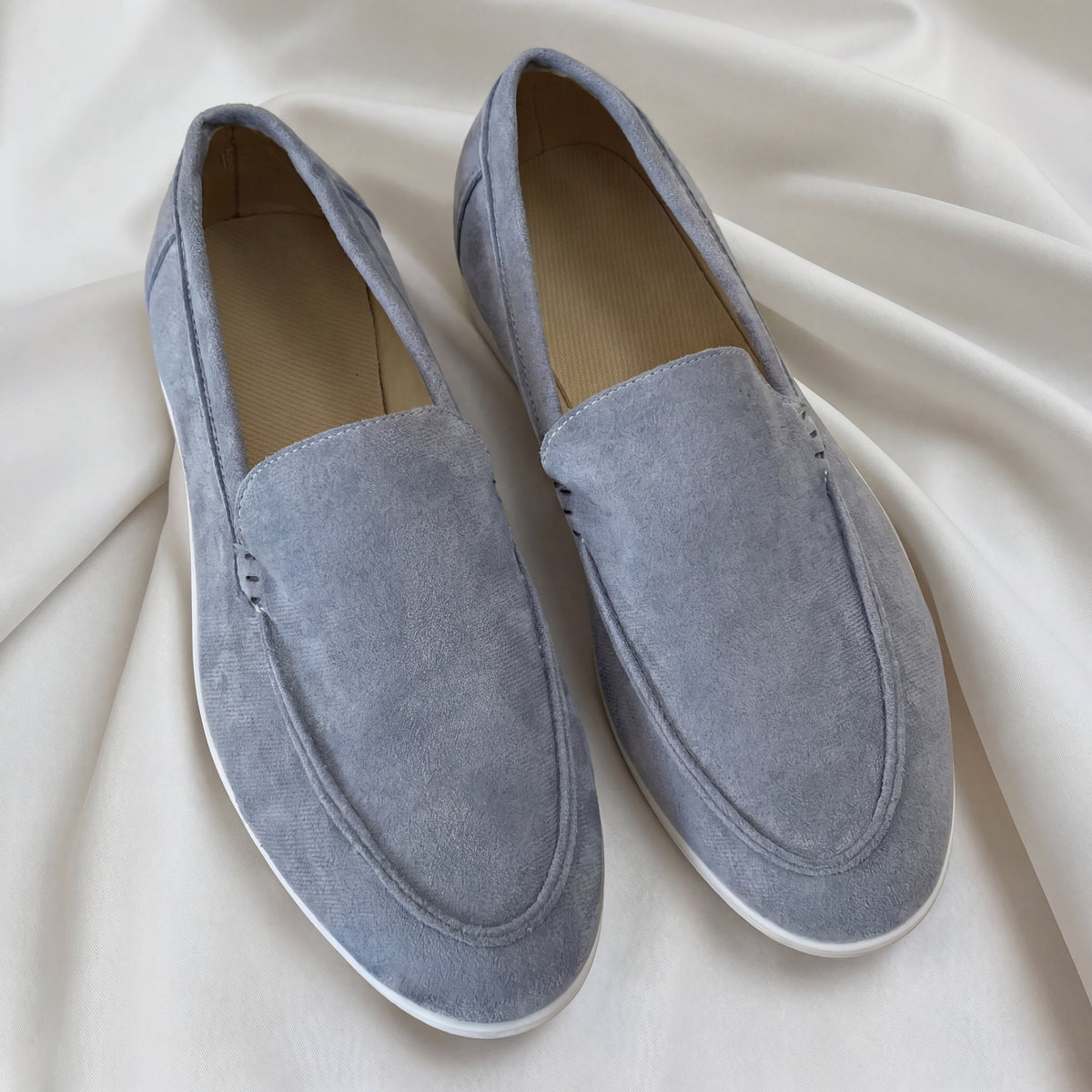 Elegantes mocasines de ante
